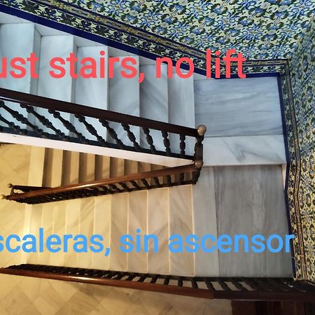 סביליה Stunning Boutique - Space Maison Apartments מראה חיצוני תמונה