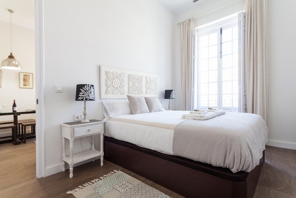 סביליה Stunning Boutique - Space Maison Apartments מראה חיצוני תמונה